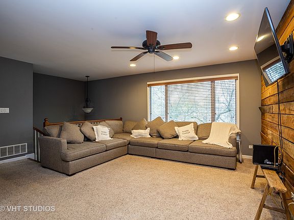 3rd image of 118 Greenway Dr