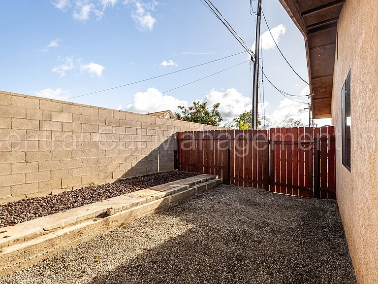 1905 McCray St — Photo 15