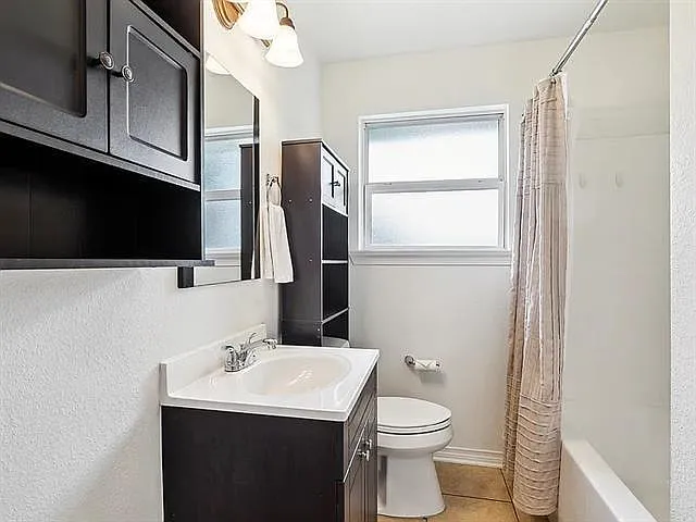 2 bed, 1.0 bath, 750 sqft, $1,750 — Photo 4