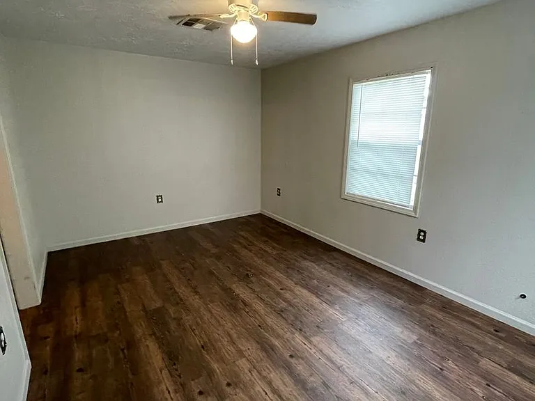 821 Garden Dr — Photo 4