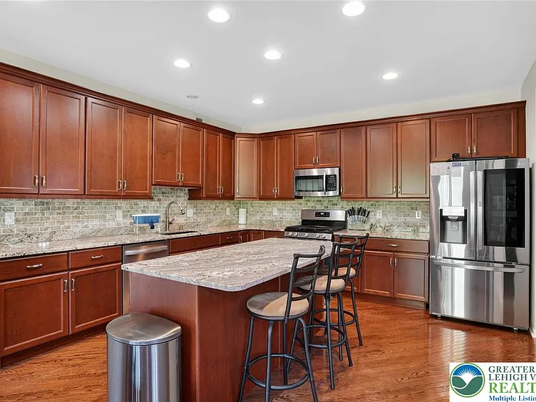 560 Quaker Ridge Ter — Photo 12