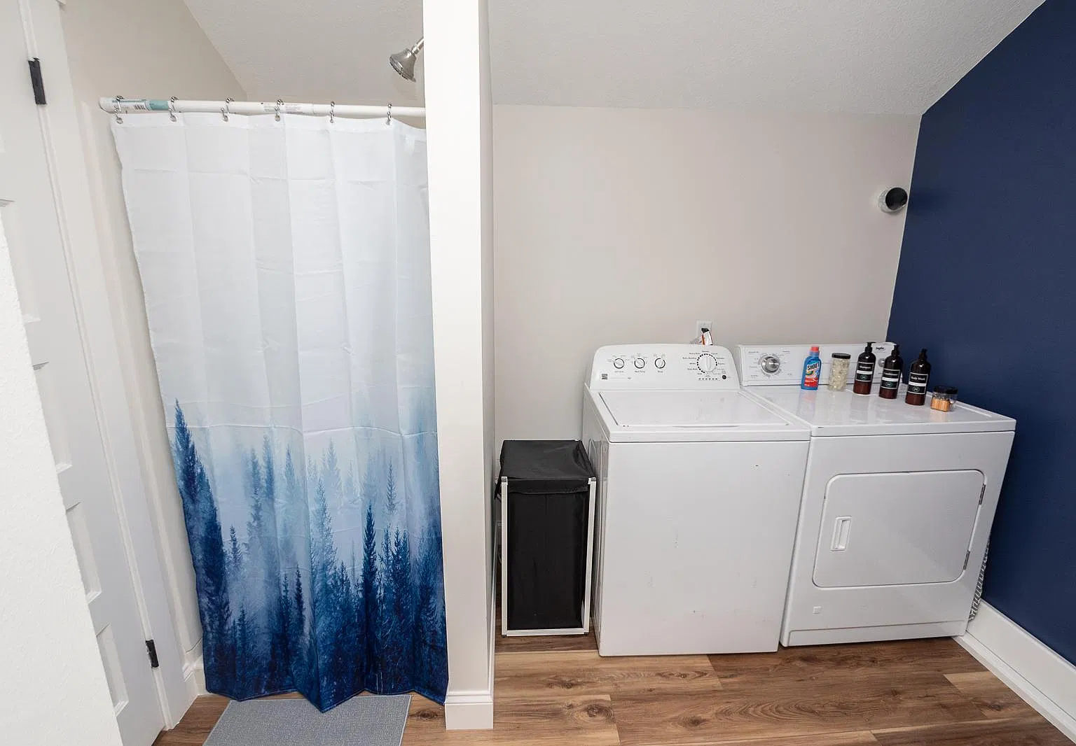 2 bed, 872 sqft, $3,000 — Photo 2
