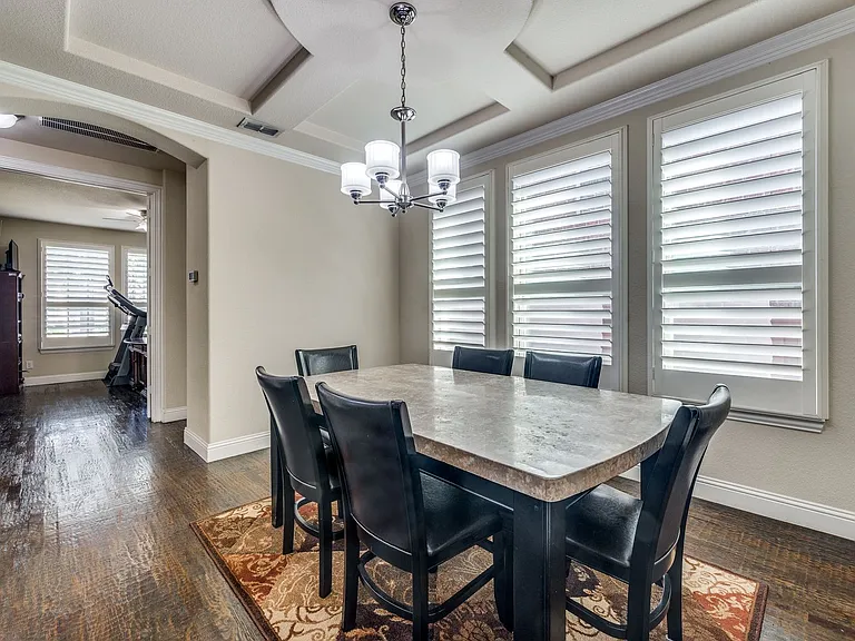 7340 Beranger Dr — Photo 15