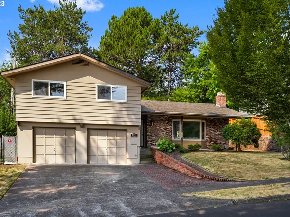 7355 SW Cresmoor Dr, Beaverton, OR 97008