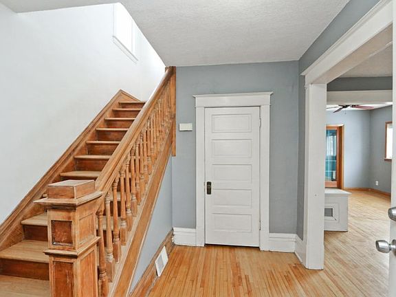 4th image of 1480 Thomas Ave