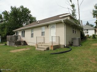 1283 Pleasant St, Buchanan, MI 49107