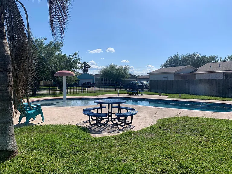 2105 Oak View Dr — Photo 19