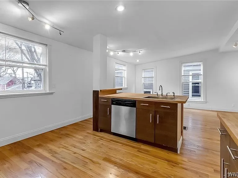 575 Auburn Ave — Photo 3
