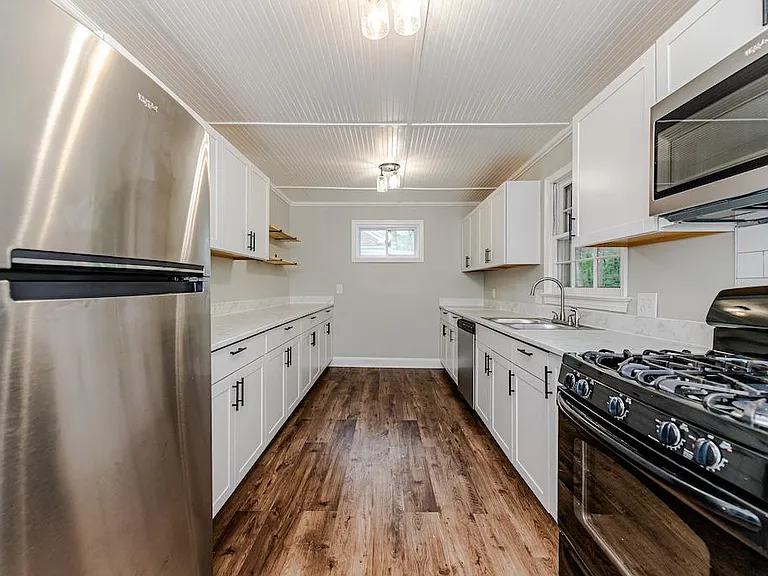 217 Hillcrest Dr — Photo 12