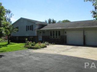 286 Circle Shore Dr, Washington, IL 61571