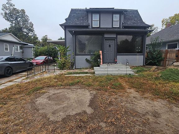 2nd image of 610 Custer St