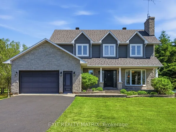 715 County Road 10 Rd, East Hawkesbury, ON K0B 1P0