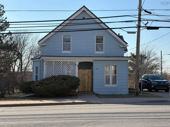 729 Trenton Rd, New Glasgow, NS B2H 2M2
