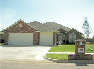 2916 Danielle Ter, Moore, OK 73160
