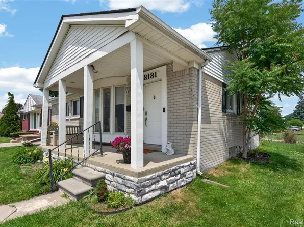 18181 Buckhannon St, Roseville, MI 48066