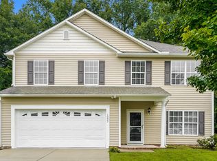 1233 Braemar Highland Dr, Zebulon, NC 27597