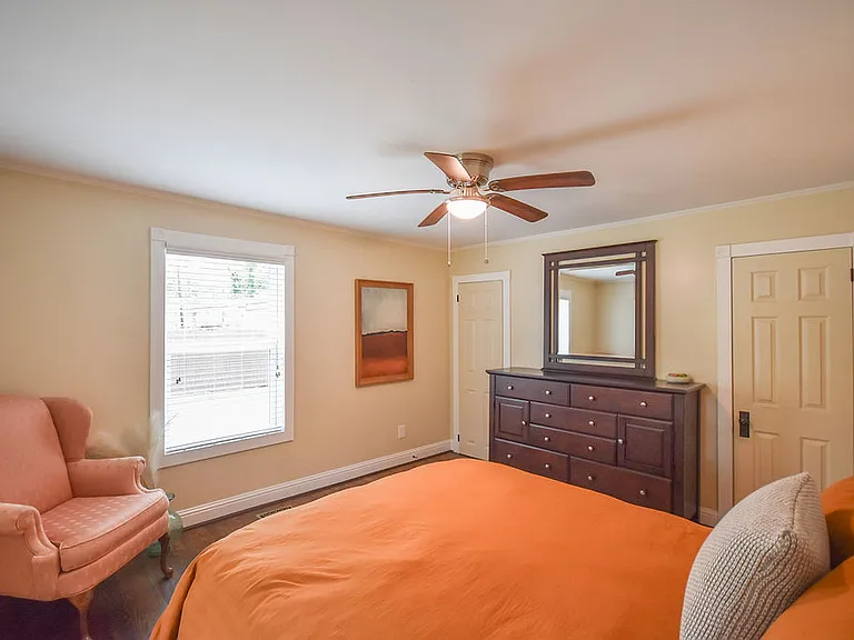 1490 N Ridge St — Photo 23
