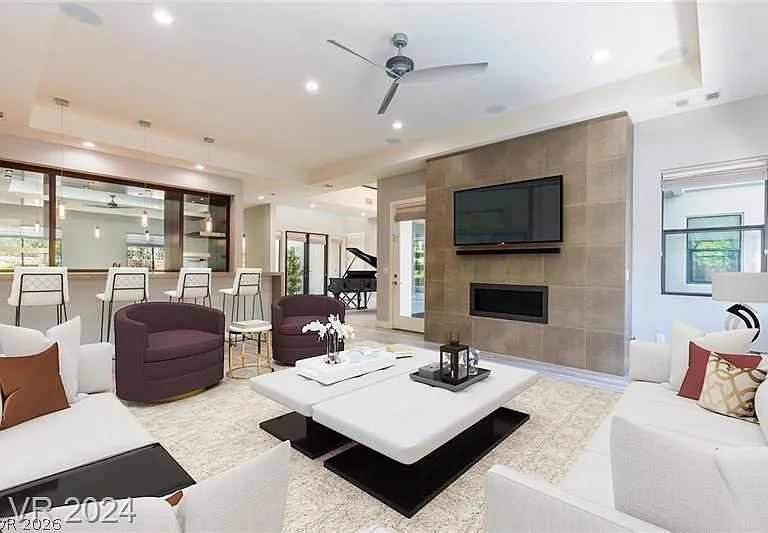 82 Grey Feather Dr — Photo 10