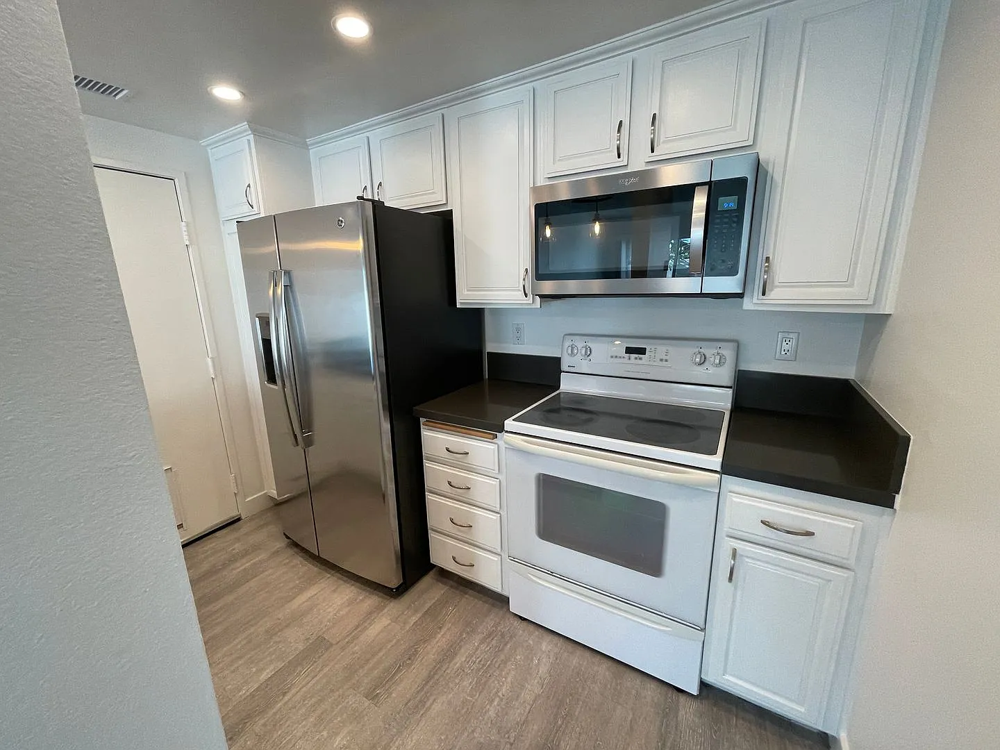 Super Quaint Gated Community - 2BR/1.5 Bath — Photo 2