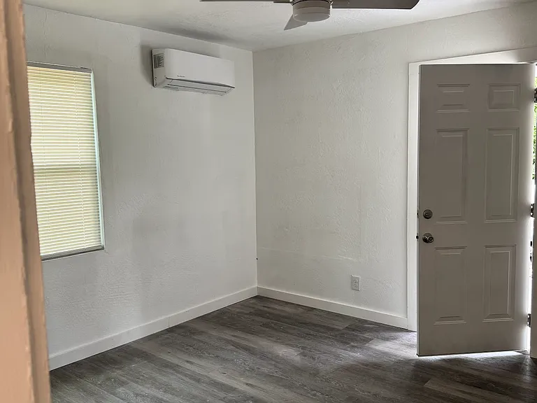 2733 Simpson St — Photo 14