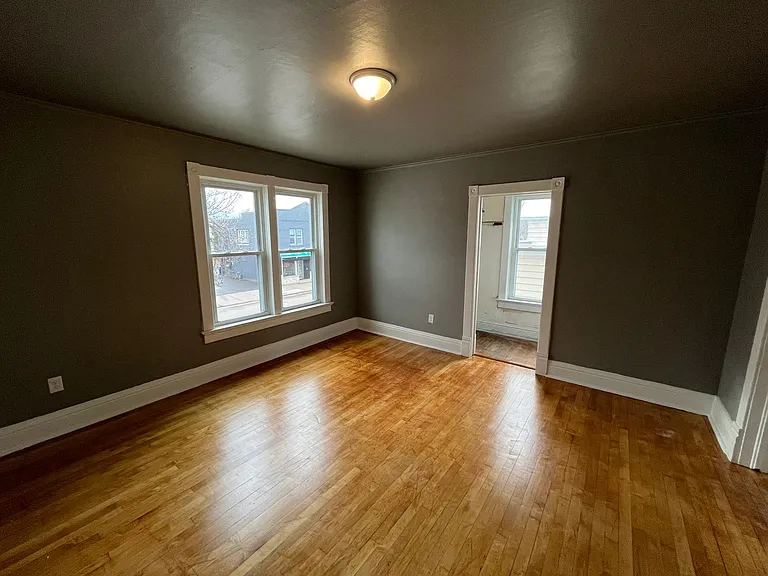 637 S 3rd Ave — Photo 9
