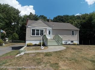 38 Weaverville Rd, Freehold, NJ 07728