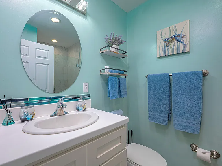 Luxurious 2nd Bathroom