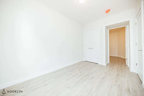 Rented by Nooklyn NYC LLC | media 43
