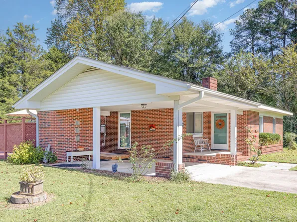 54 S Holland Dr, Smithfield, NC 27577