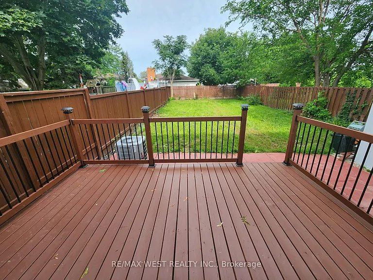 10658 Atwater Cres — Photo 35