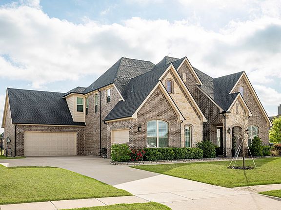 2nd image of 1120 Macgregor Ln