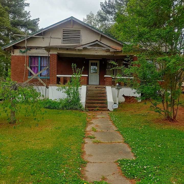 1st image of 207 E Nettleton Ave