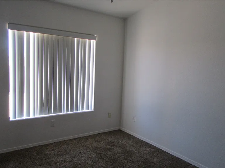 2402 E Prickly Pear Dr — Photo 8