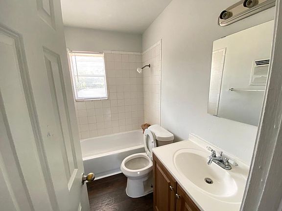 2nd image of 5408 Market St #5400-5