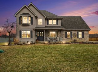 22 Covington Dr, Valparaiso, IN 46385