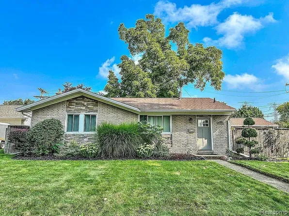 38309 Plainview Dr, Sterling Heights, MI 48312