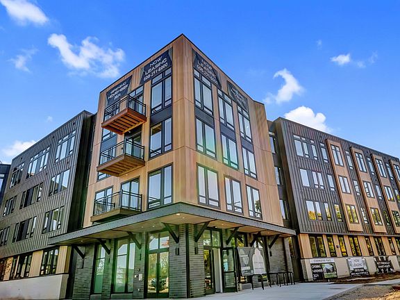 3rd image of 215 N Fair Oaks Ave #301