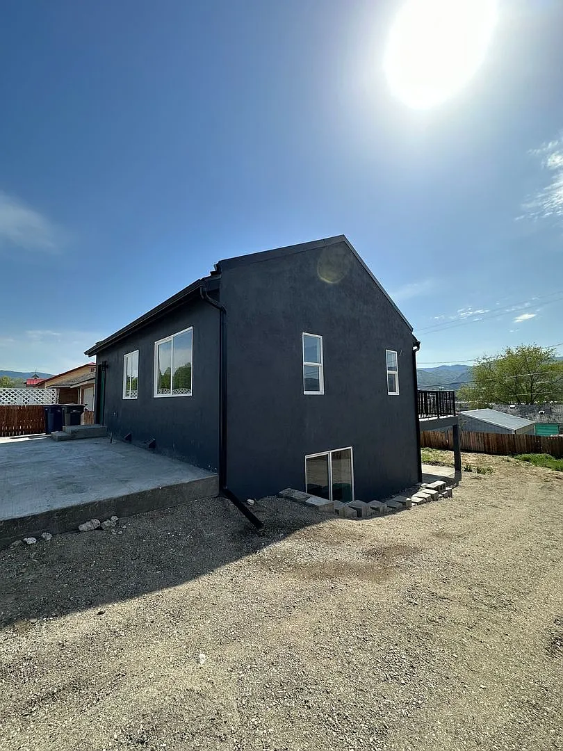 708 N. Baker Ave. Duplex — Photo 2