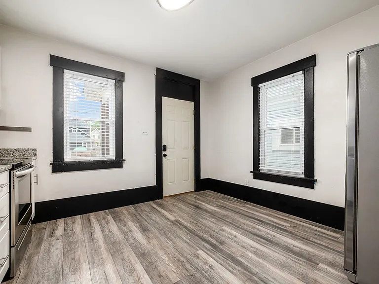 662 E Whittier St #662 — Photo 22