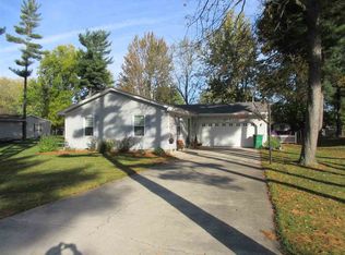 2668 E Evergreen Dr, Warsaw, IN 46582
