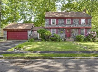 61 Veronica Ln, Weymouth, MA 02189