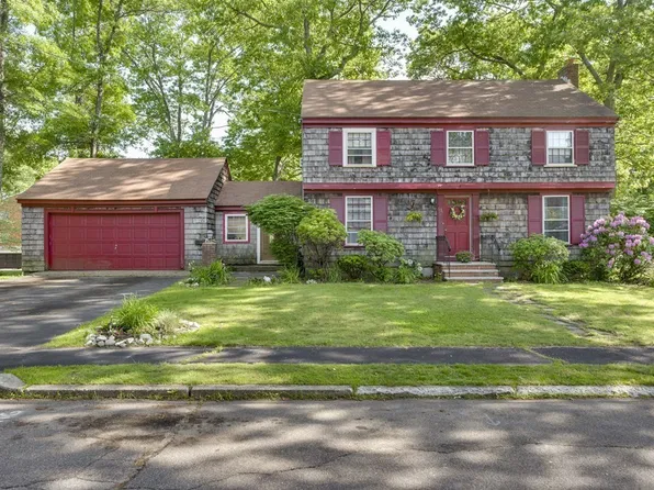 61 Veronica Ln, Weymouth, MA 02189