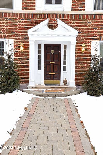 5th image of 71 Pinewoods Avenue