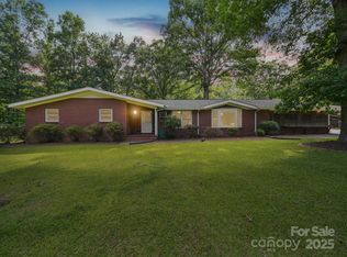 2831 Puetts Chapel Rd, Bessemer City, NC 28016