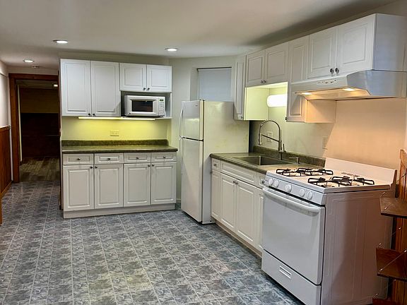 4th image of 3905 N Seeley Ave #B