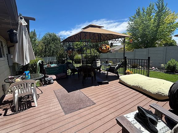 4th image of 1399 W Cypress Way