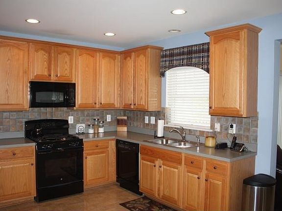 3rd image of 507 Galway Ln