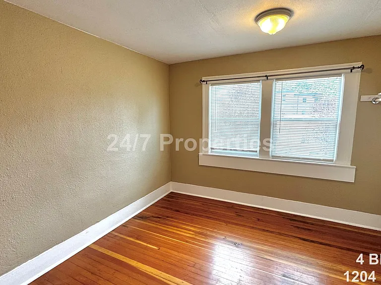 1204 NE 62nd Ave — Photo 13