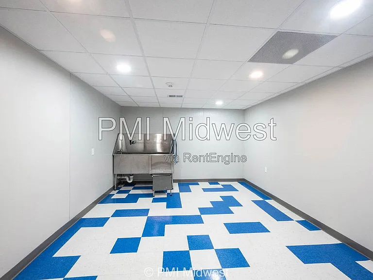 Priscilla Apartments — Photo 24