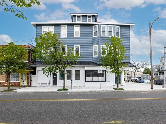 3rd image of 736 Wesley Ave Unit E